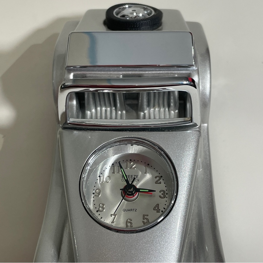 BUY 2 GET 3rd FREE Classic car novelty clock